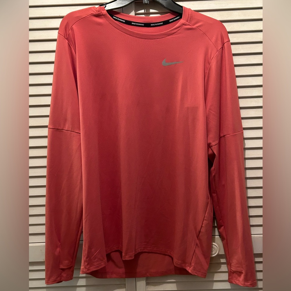 NEW Nike Running Long Sleeve Dri Fit Shirt Salmon Color Size Medium NWT $60 MSRP